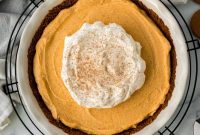 Gingersnap Crust Pumpkin Mousse Pie: Creamy Autumn Dessert