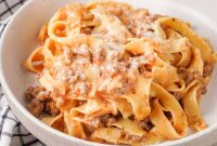 Slow-Cooker Ground Beef and Noodles Recipe for Comfort Meals