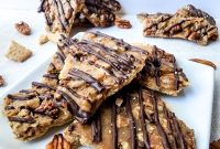 Pecan Pie Bark with Graham Crackers — 5-Ingredient Dessert