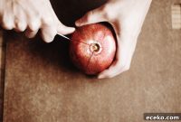 How to Remove Pomegranate Seeds Quickly and Cleanly