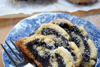 Makovnjača (Poppy Seed Roll): Traditional Balkan Dessert Recipe