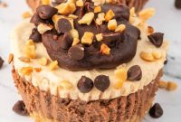 Mini No-Bake Chocolate Peanut Butter Cheesecakes