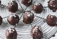 6-Ingredient Chocolate Coconut Truffles