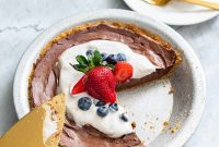 4-Ingredient Vegan Chocolate Pie for Budget Cooks