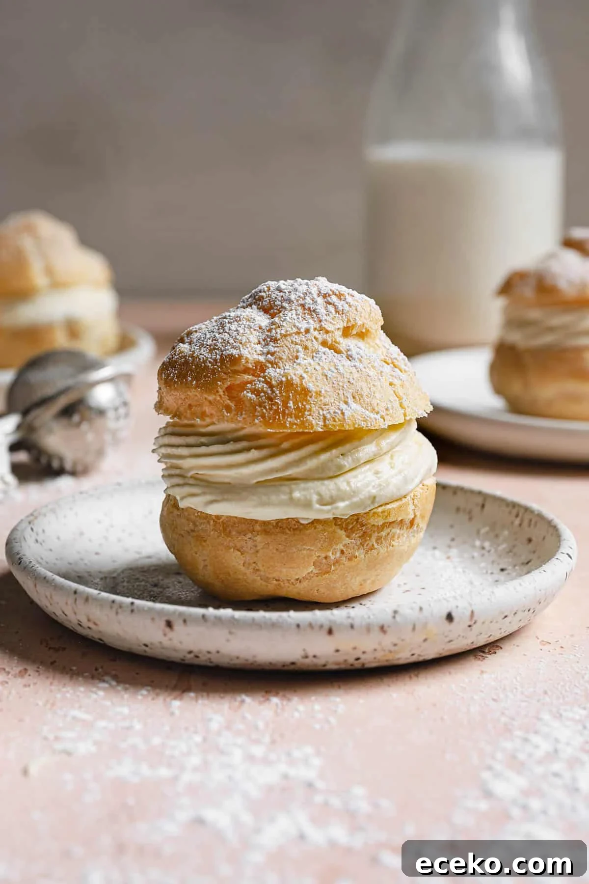 choux a la creme in a plate.