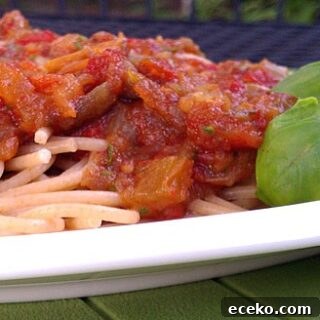 slow cooker spaghetti sauce with fresh tomatoes and basil