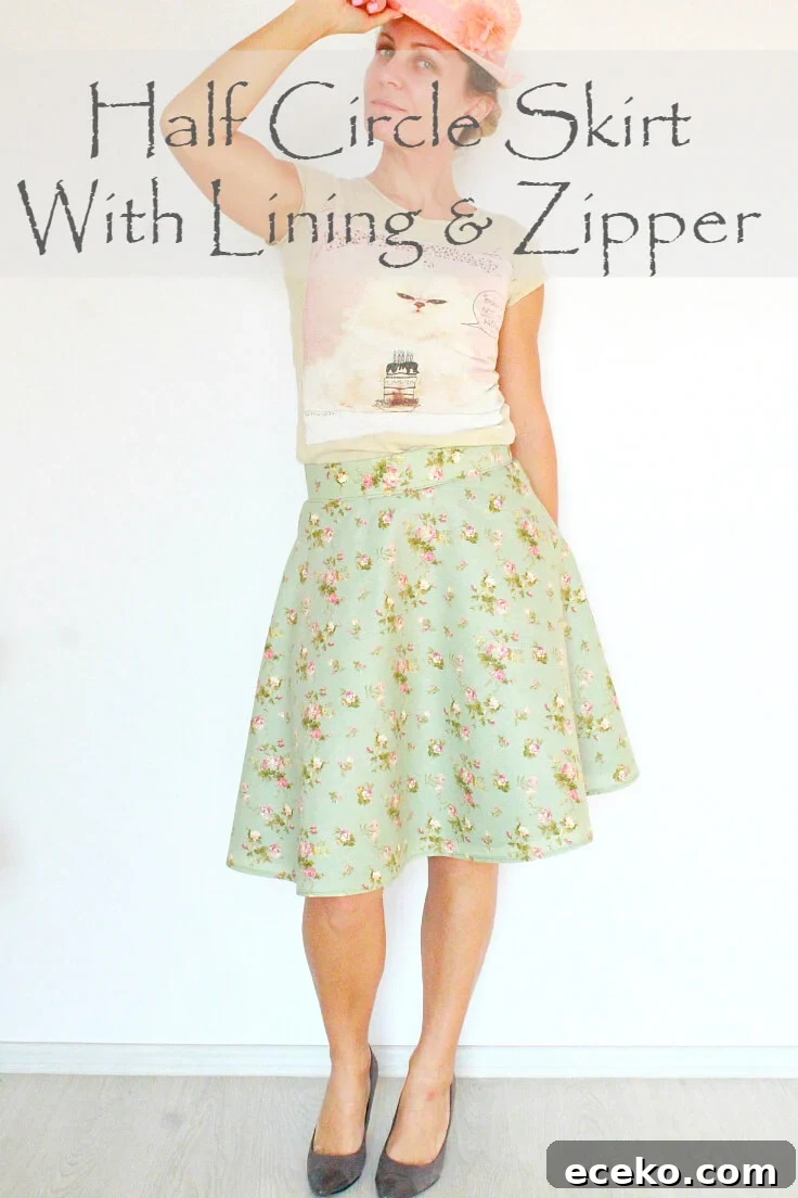 Half circle skirt with zipper and lining in floral print