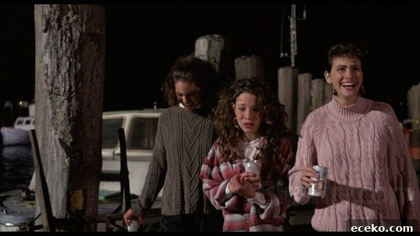 Julia Roberts in Mystic Pizza