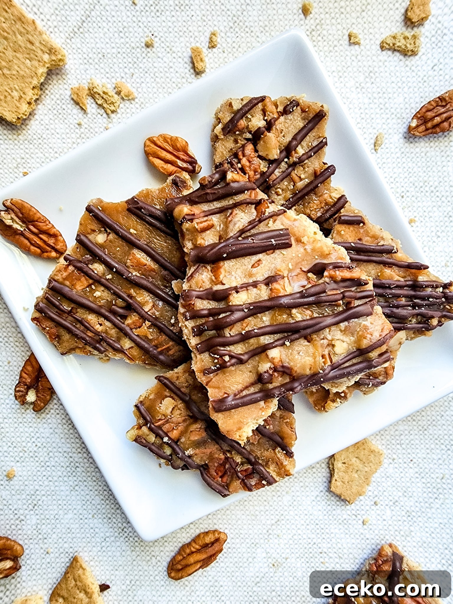 Pecan Pie Bark with Graham Crackers — 5-Ingredient Dessert 9 img 3788 9