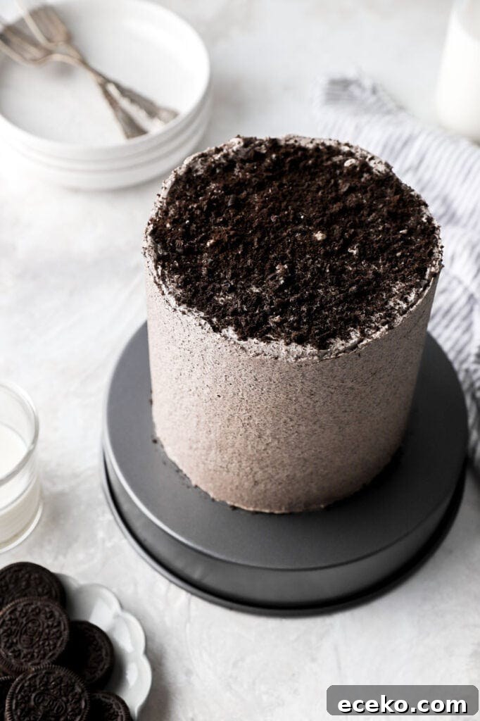 Vanilla Cake with Milk-Soaked Oreo Layers 13 oreo cake crumbs