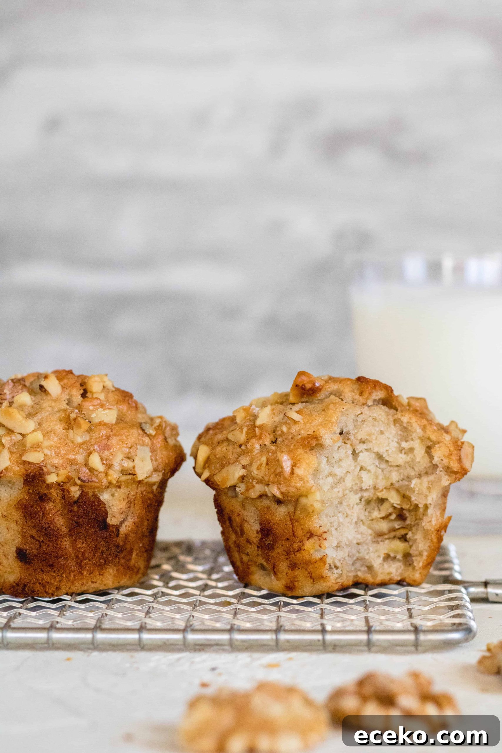 Easy and delicious banana walnut muffins for stress baking