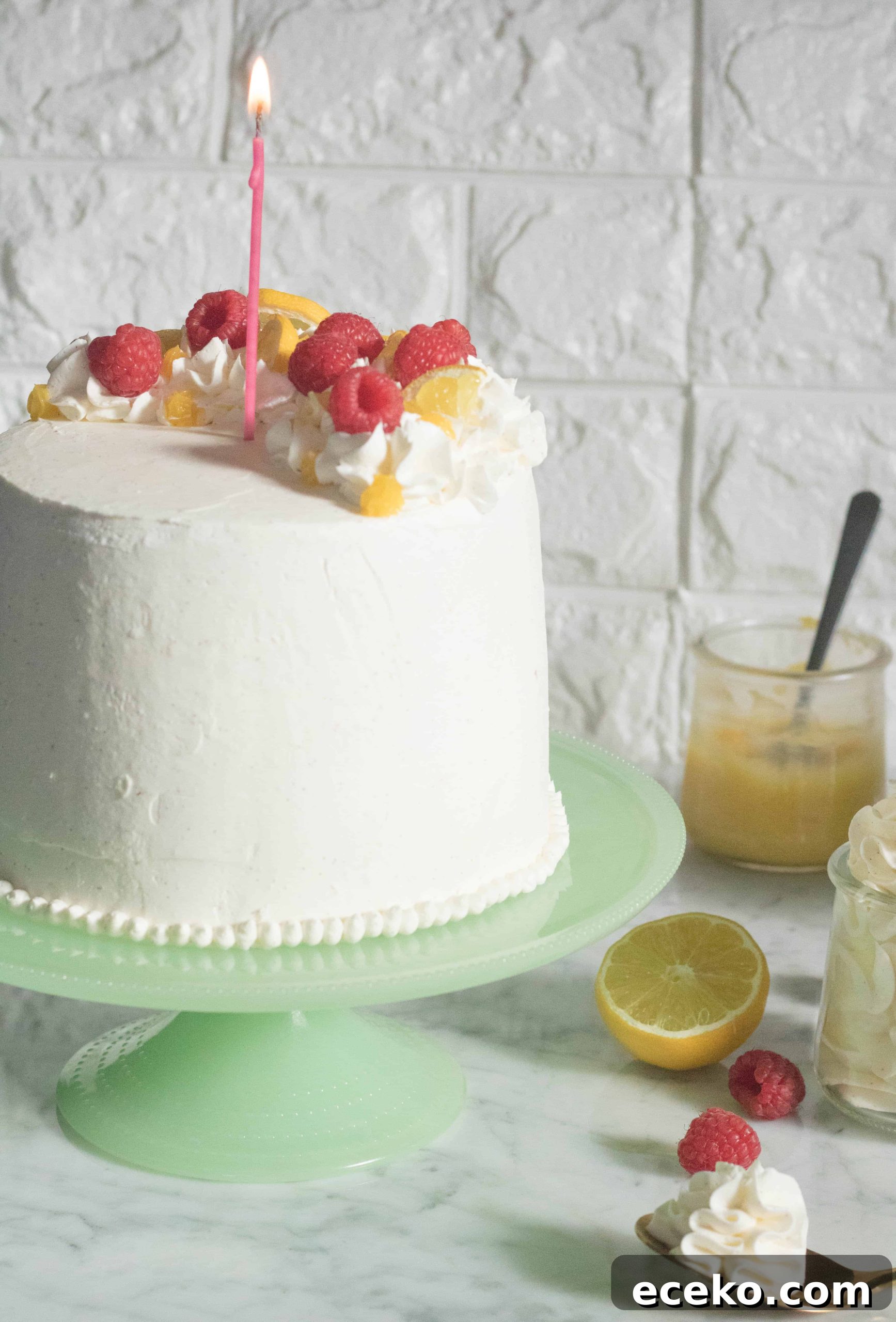 Vanilla cake with lemon curd and Italian meringue buttercream for stress baking