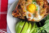 5-Ingredient Breakfast Stuffed Acorn Squash