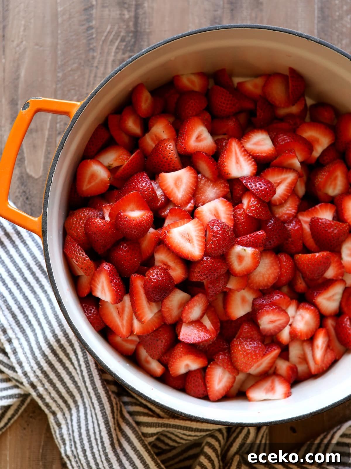 Homemade Strawberry Jam Recipe: Small-Batch Preserves 3 The best strawberry jam! | completelydelicious.com