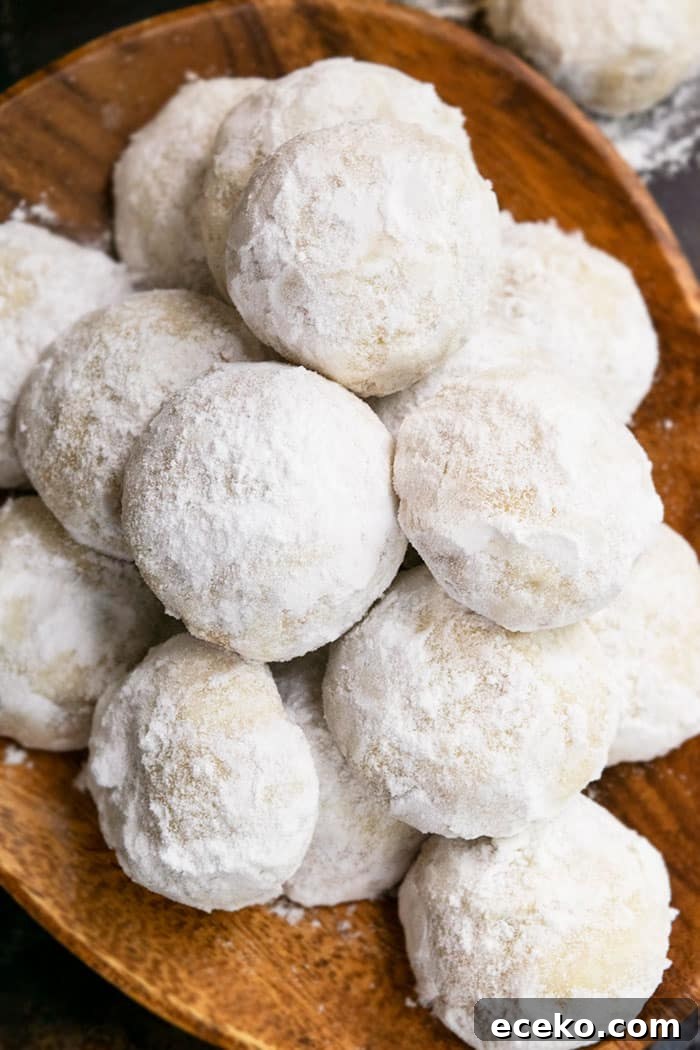 Snowball Cookies: Classic Wedding Cookie Recipe 2 Easy Pecan Snowball Cookies Recipe