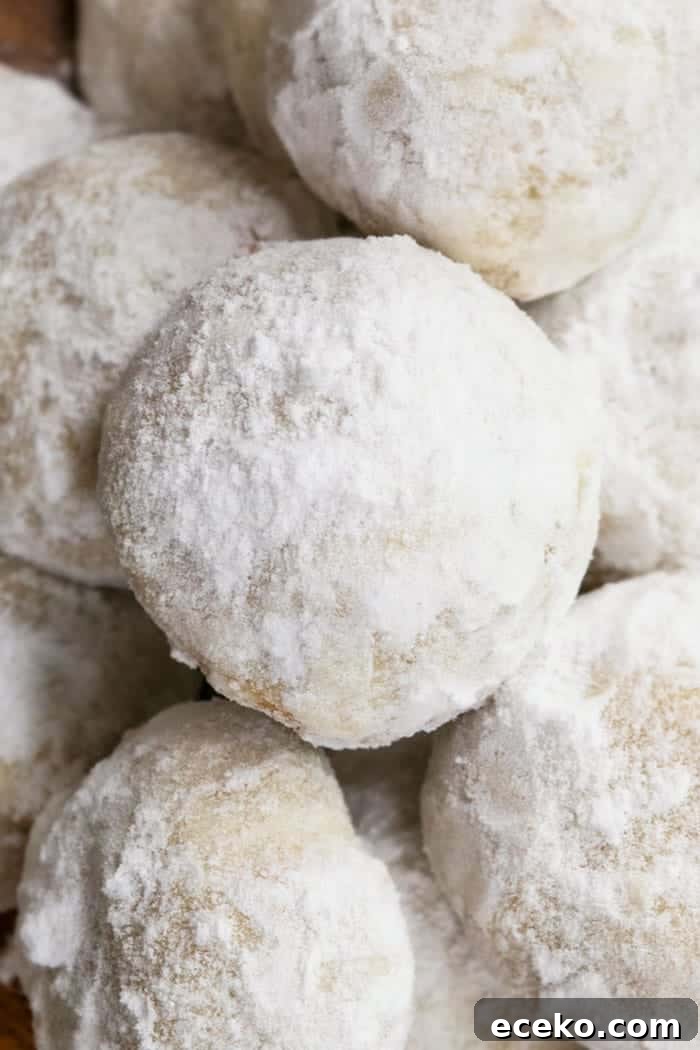 Snowball Cookies: Classic Wedding Cookie Recipe 4 Homemade Mexican Wedding Cookies